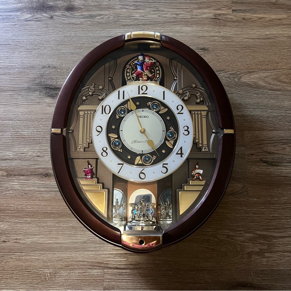 SEIKO Summer Symphony Melodies in Motion Clock